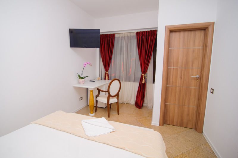Dbh Bucharest Hotel Exterior foto