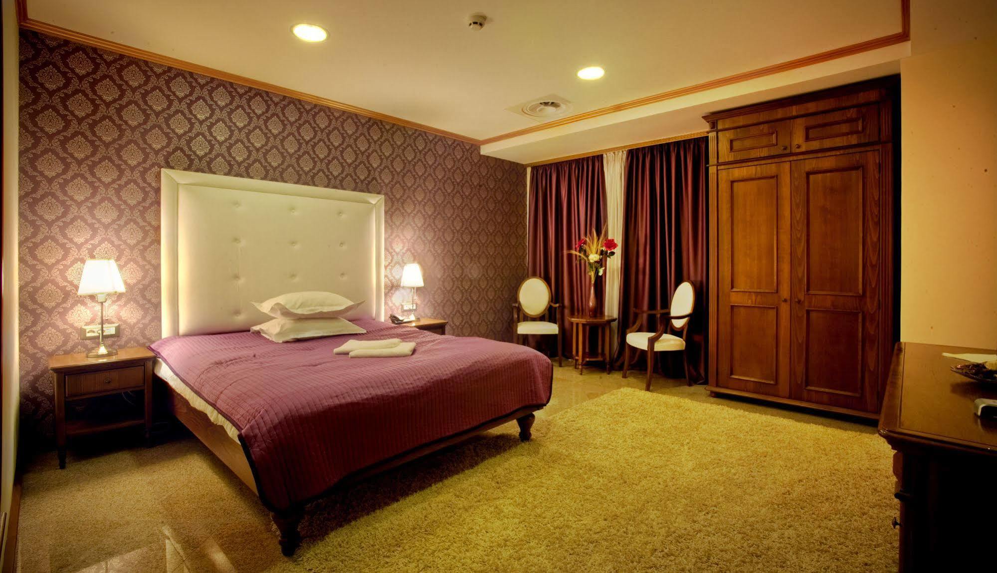 Dbh Bucharest Hotel Exterior foto