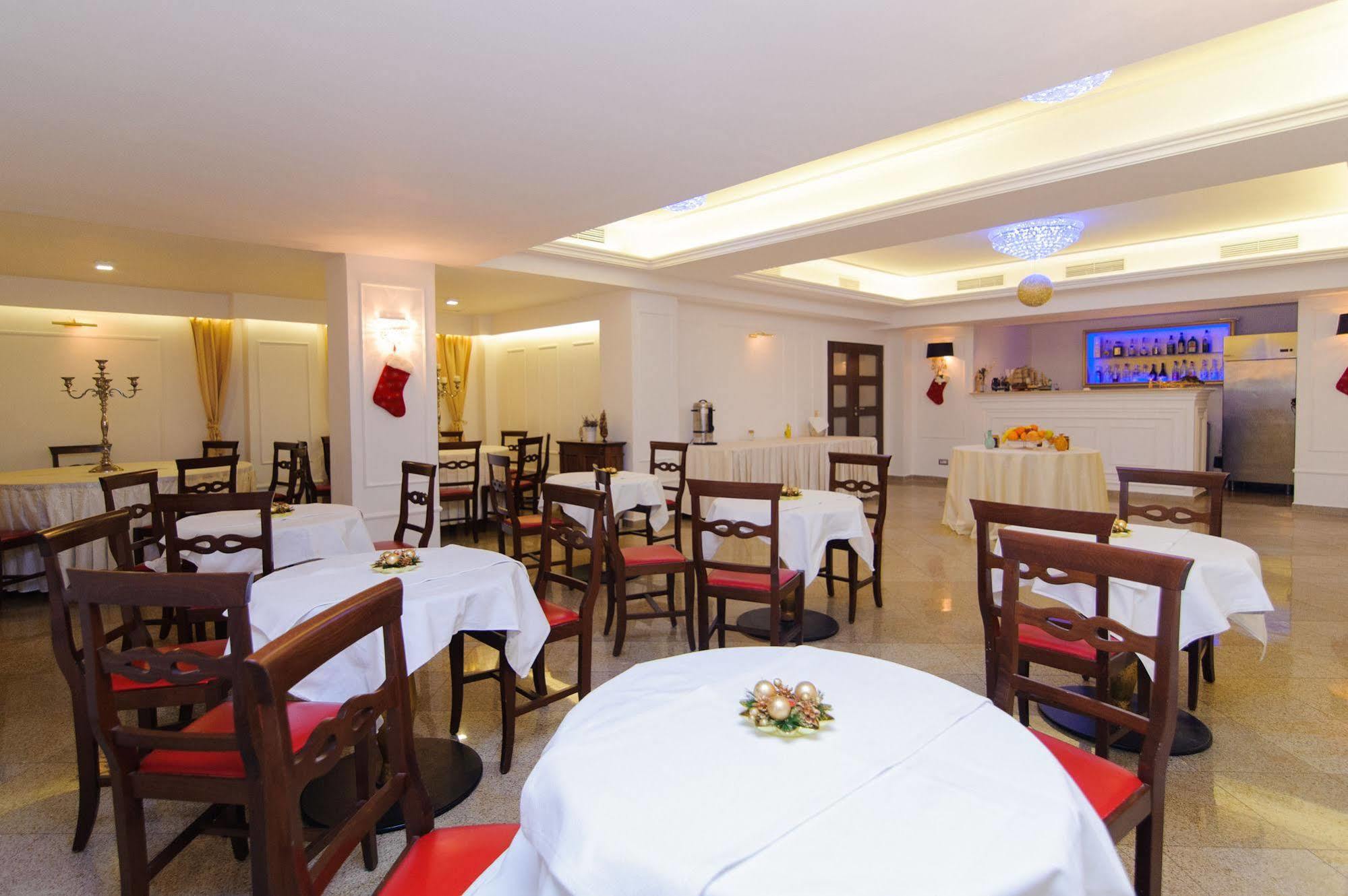 Dbh Bucharest Hotel Exterior foto