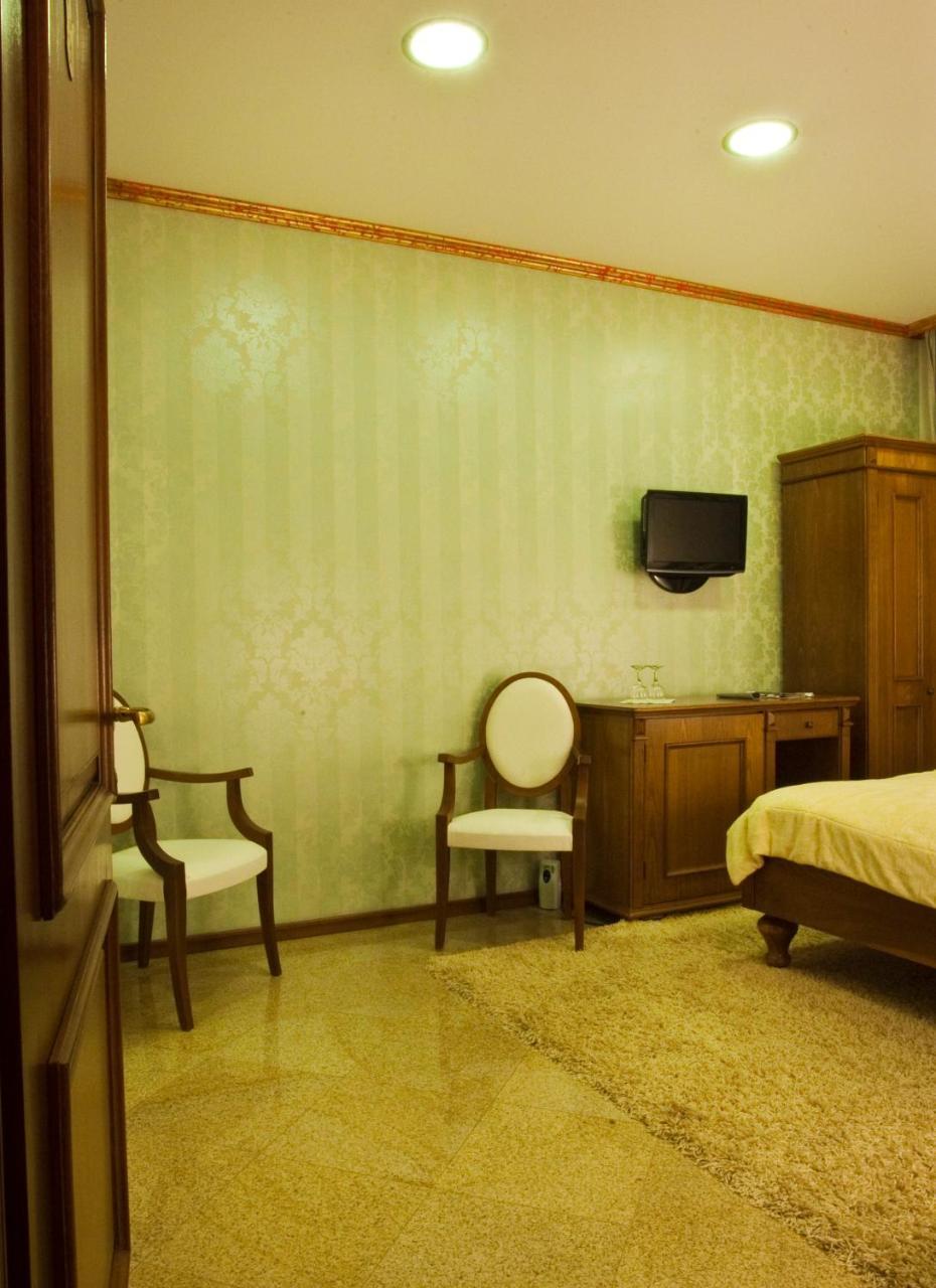 Dbh Bucharest Hotel Quarto foto